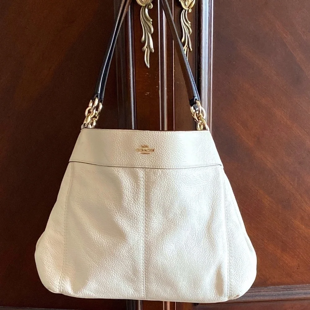 Coach Large 3 Compartment Shoulder Bag in Off White EUC